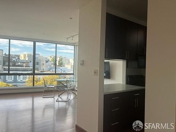 3rd image of 455 Vallejo St Ph 2