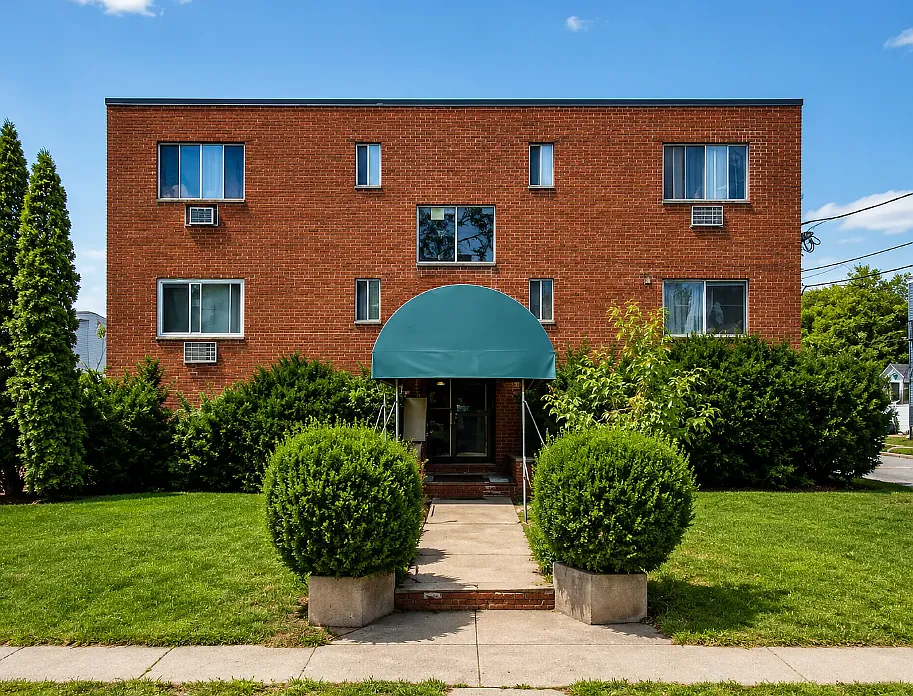 2 bed, 650 sqft, $1,750 — Photo 1