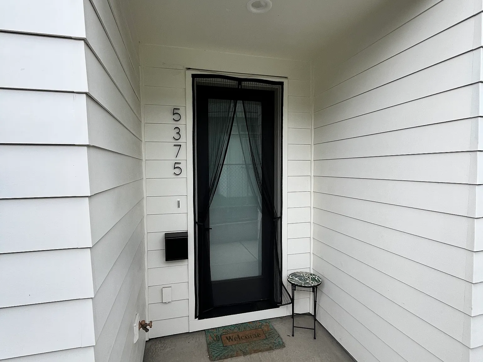 2 bed, 815 sqft, $2,550 — Photo 2