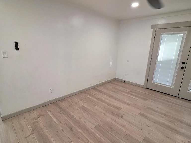 4036 E Moreland St #B — Photo 2