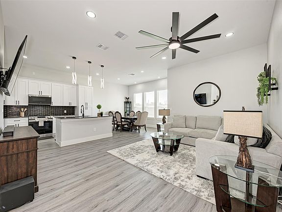 4th image of 113 Los Robles Rd