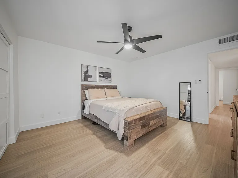 2431 E Manhatton Dr — Photo 24