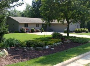 1301 Longfellow Ave, Howards Grove, WI 53083