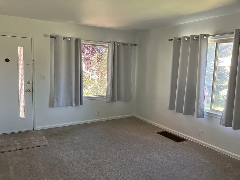 Fabulous duplex in great location. — Photo 2