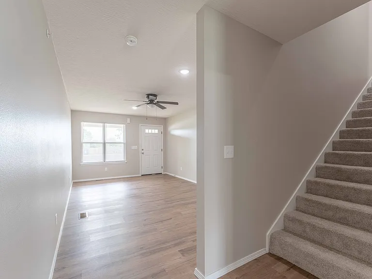 Oakwood Heights Townhomes — Photo 29