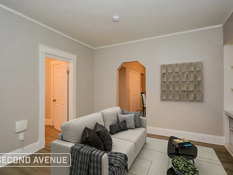 1311 Manss Ave — Photo 2