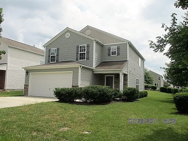 3302 Skybrook Ln — Photo 2