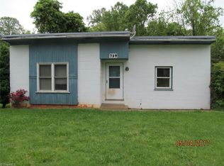 729 N Main St, Dobson, NC 27017