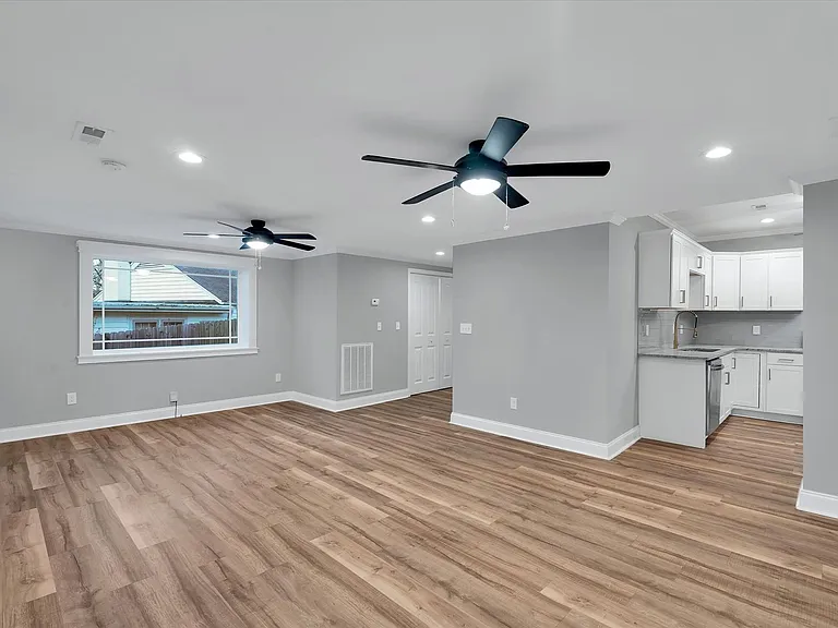 19 Granada Dr — Photo 3