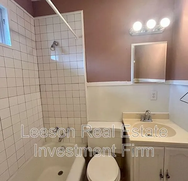 1101 College St #2208 — Photo 11
