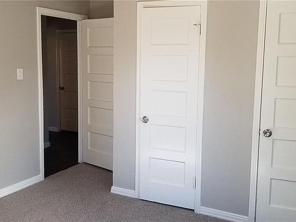5th image of 1004 Clarence St E