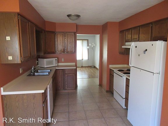 2nd image of 2806 Manchester Dr