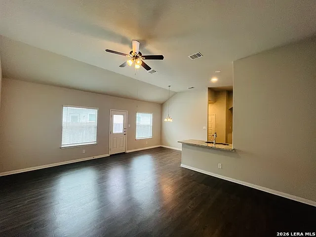 3406 Lindsay Ln — Photo 2