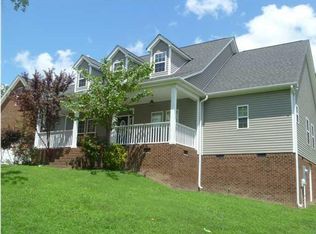 182 Red Oak Ridge Dr, Chickamauga, GA 30707