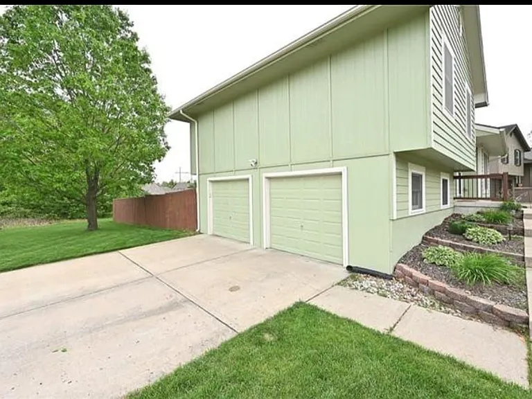 7531 N Kentucky Ave — Photo 3