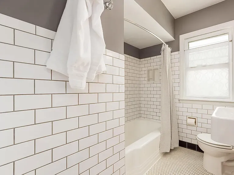 53 E Jeffrey Pl — Photo 8