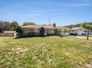 2077 Garland Dr, Norton Shores, MI