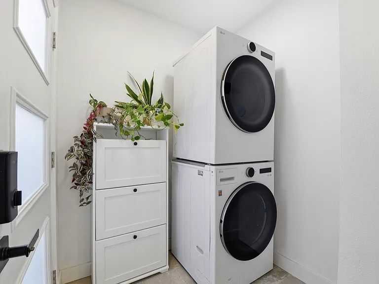 641 Toyon Ave #3 — Photo 9