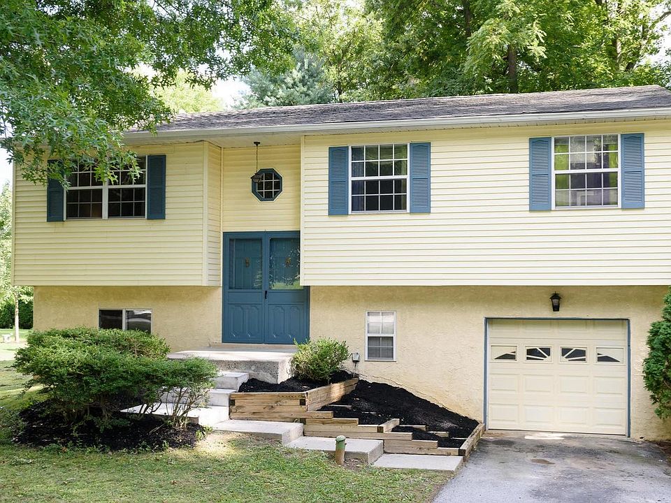1st image of 4 Glenview Ln