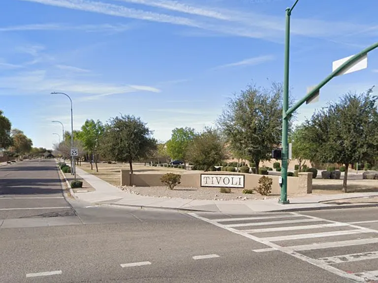 9303 W Raymond St — Photo 20