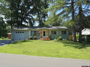 8 Mann Dr, Castleton, NY 12033