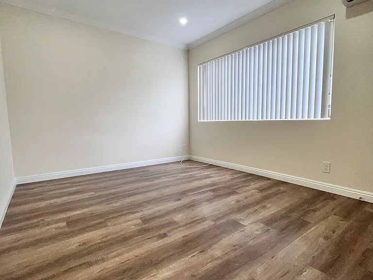 353 W Alameda Ave #D — Photo 13