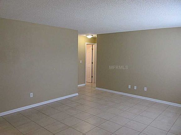 3rd image of 1014 Croydonwood Cir