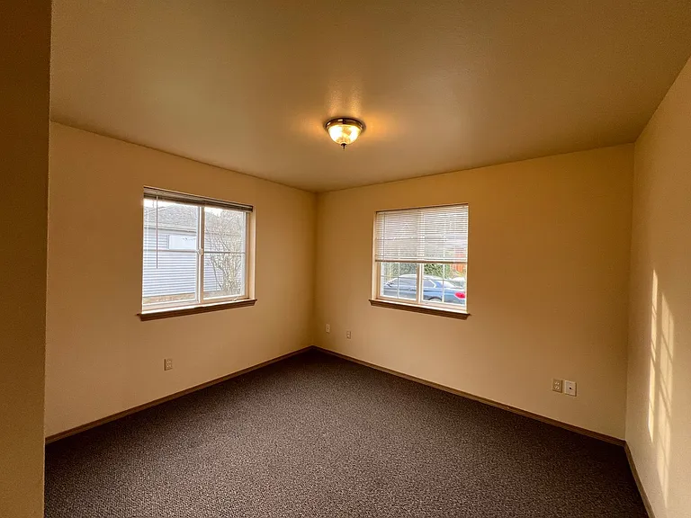 3 Bedroom, 2 Bath in York Neighborhood! — Photo 13