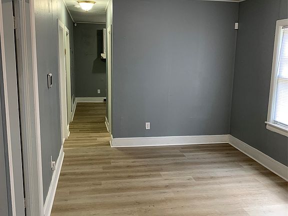 5th image of 121 Kiwanis St