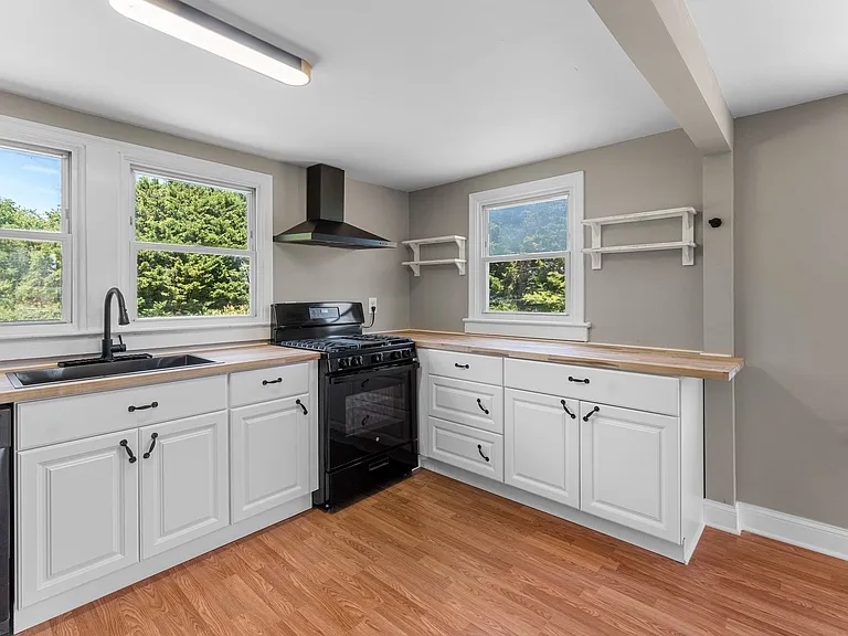 2302 Lighthouse View Dr — Photo 8