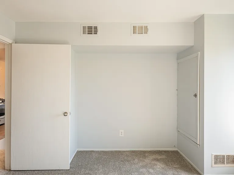 Cityside Apartments and Townhomes — Photo 13