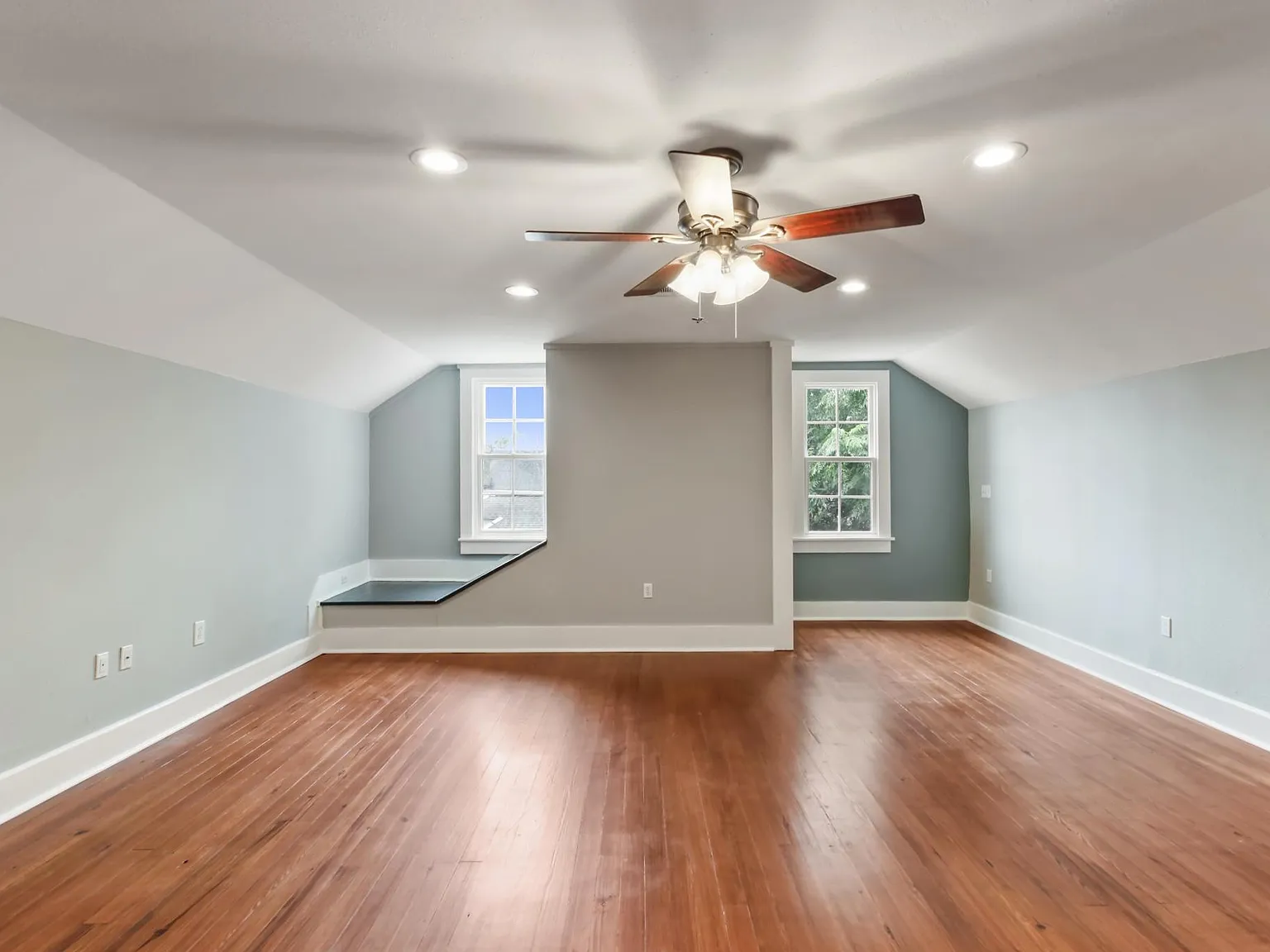 2 bed, 1400 sqft, $2,590 — Photo 2