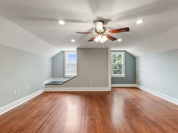 2nd image of 4804 Camp St #301