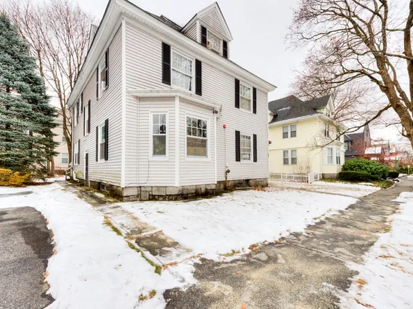 60 Fruit St, Worcester, MA 01609