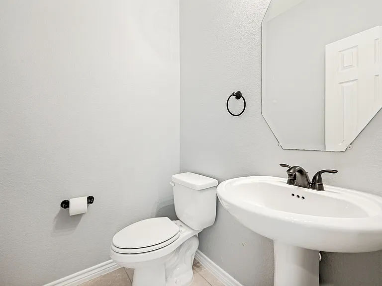 13075 Janet Dr — Photo 16