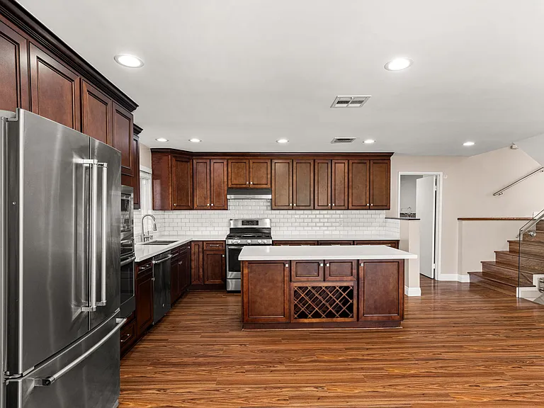 3751 Prestwick Dr — Photo 16