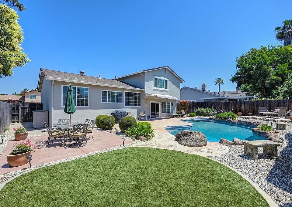 1st image of 8240 Blue Oak Way