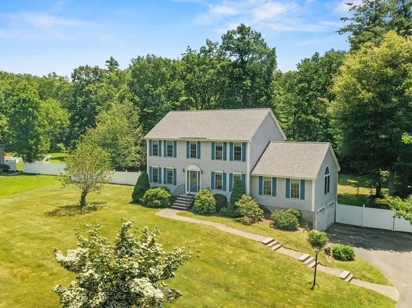 14 Coventry Ln, Salem, NH 03079