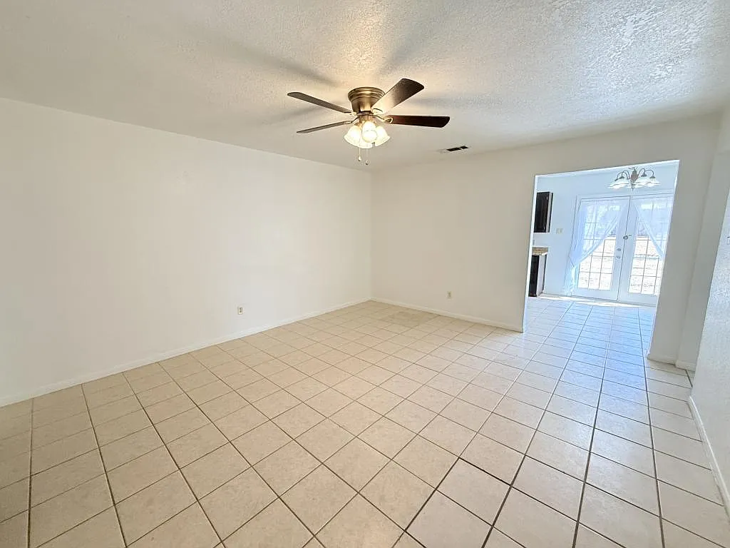 206 Jason Dr, Apt A — Photo 3