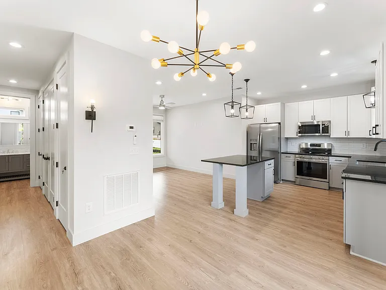 319 Wilkins St #C — Photo 9
