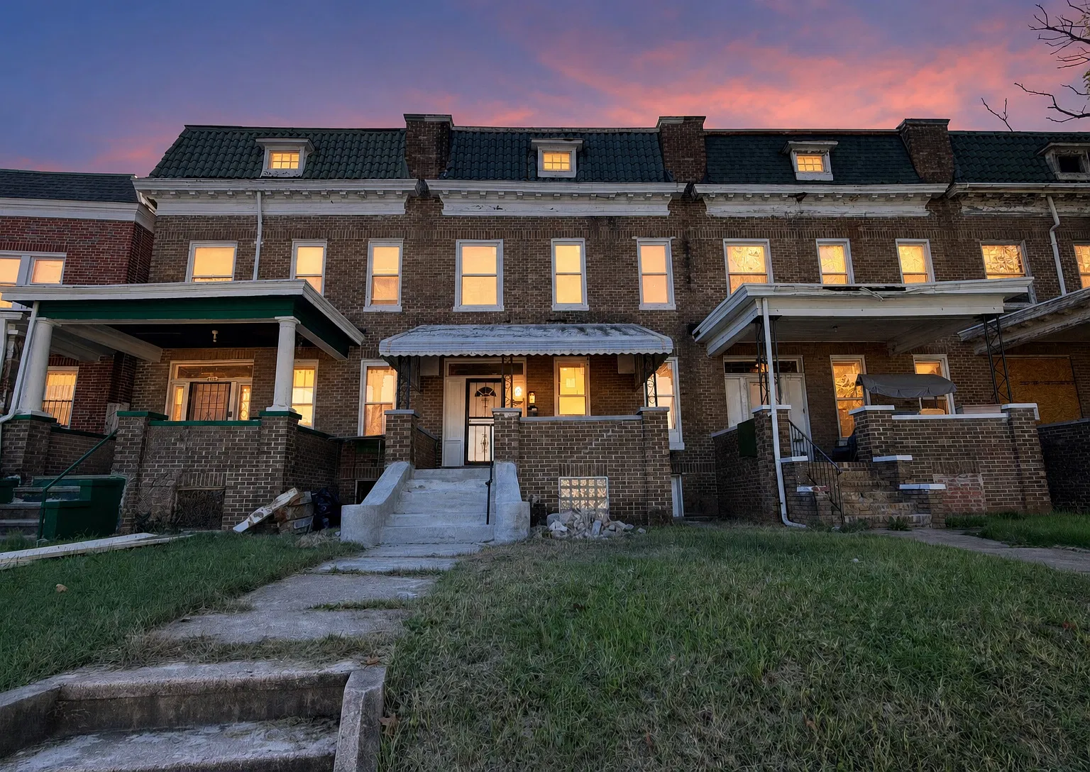 Stunning Renovated 4BR/2.5BA Home | Gourmet Kitchen, Rear Deck & Spacious Yard! — Photo 2
