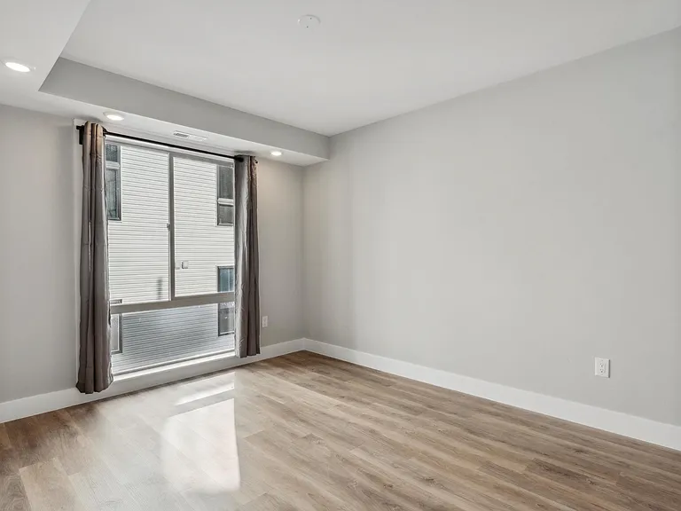 1222 N Marshall St — Photo 53