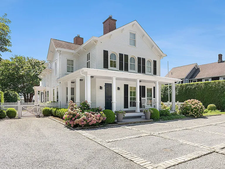 232 Hill St — Photo 2