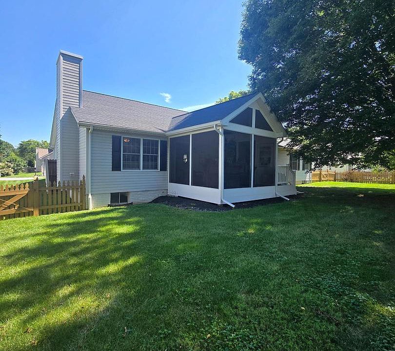 2nd image of 84 Oriole Ln