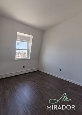 Rented by Mirador Real Estate | media 29