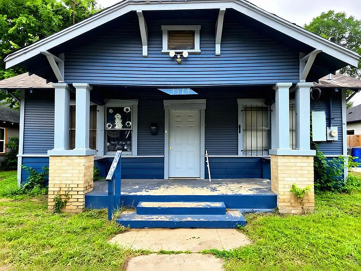 3915 Spence St