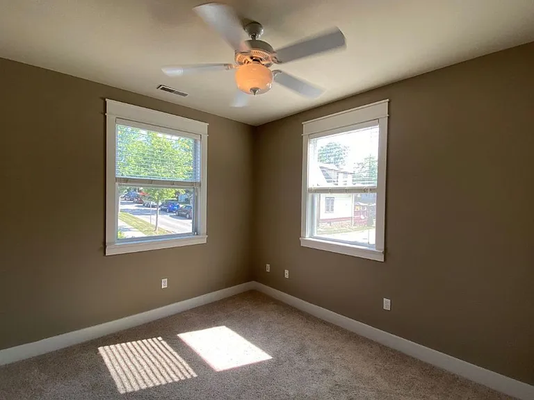 421 E Hillside Dr — Photo 13