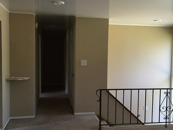 4th image of 8421 NE 140th St