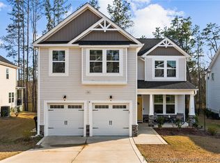 116 Falls Creek Dr, Spring Lake, NC 28390
