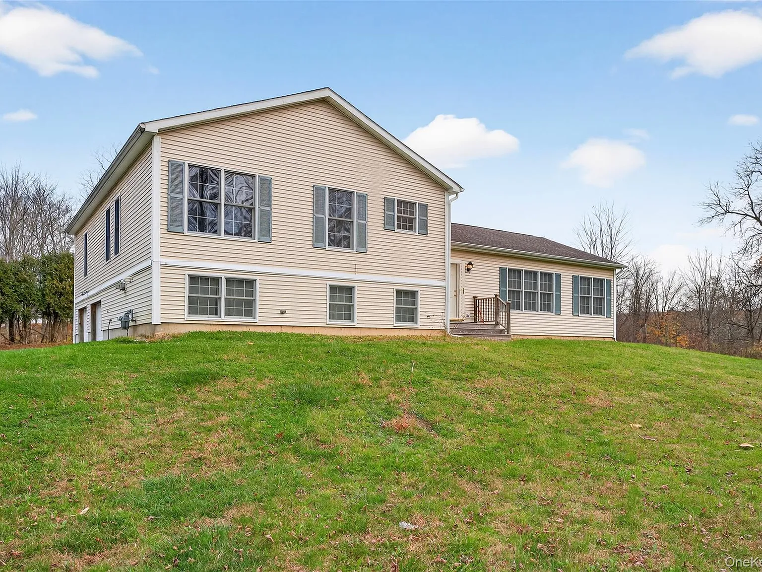 3 bed, 2.5 bath, 2856 sqft, $3,500 — Photo 3